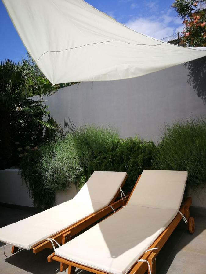 Apartment Maya Near The Beach Premantura Exterior foto
